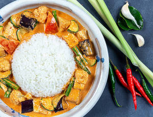 Tofu And Vegetable Thai Red Curry
