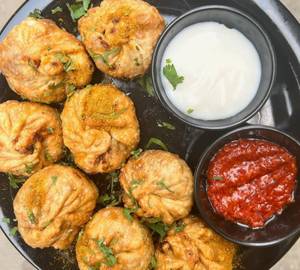 Veg Fried Momos [ 6 Pieces]