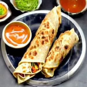 Lachha Egg Roll