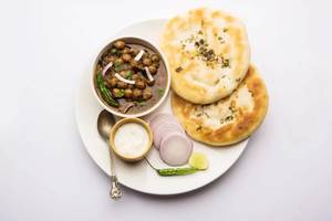 Amritsari Cholle Kulcha