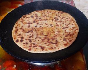 2 Paneer Pyaz Paratha combo