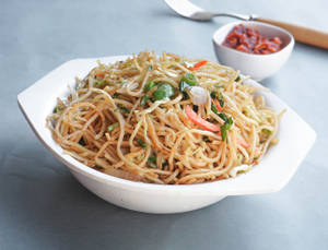 Veg Hakka Noodles