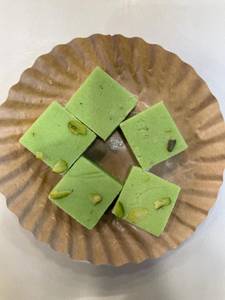 Pista Khoya Burfi
