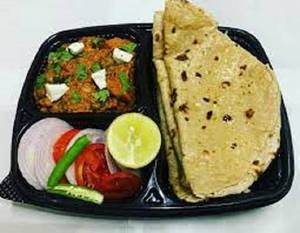 Chole And 5 Pc Tawa Roti Combo
