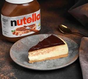 Nutella Baked Cheesecake Slice