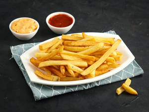 Salted French Friess With Cheese Jalapeno Dip