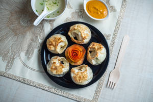 Pan fry veg and cheese momo