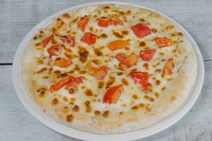 Tomato & Cheese Pizza