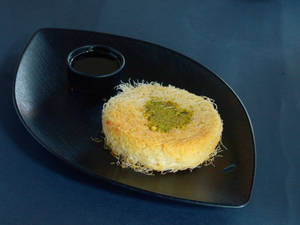 Medium Lotus Biscoff Kunafa