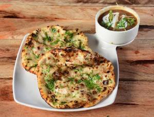 Paneer Kulcha(1 Pc.)