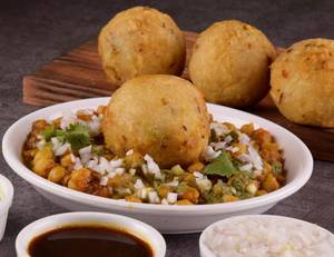 Aloo Tikki With Chole