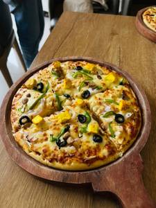 Regular Chicago Special Paneer Pizza