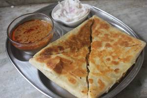 Ceylon chicken stuffed parotta