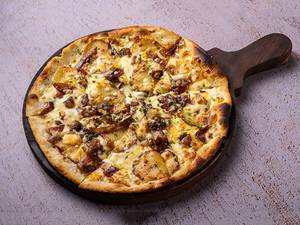 Thin Crust Potato, Caramelised Onions & Creamy Garlic Mornay Pizza