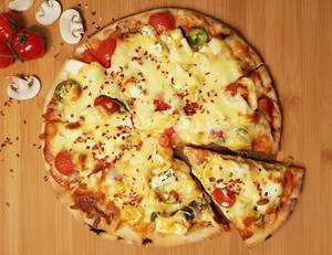 Peri Peri Paneer Pizza                                                                            