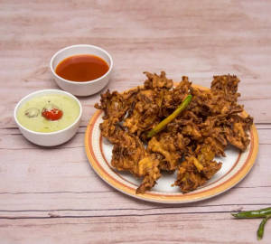 Onion pakoda [8 pieces]