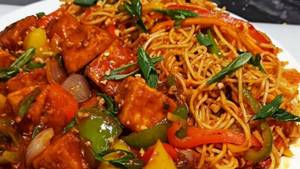 Noodles/Rice With + Chilli Paneer Gravy