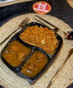 Manchurian + Noodles Como