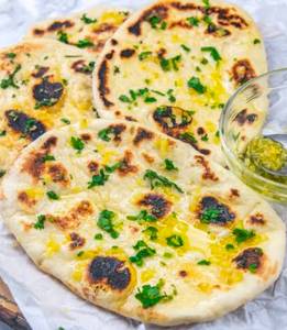 Garlic Naan [2 Pieces]
