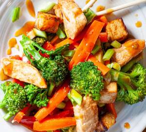 Chicken Breast 100G Stir Fry With Vegetables
