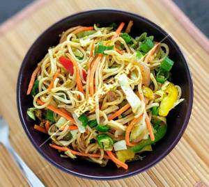 Veg Hakka Noodles