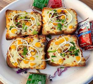 4 Pcs Corn Cheese Garlic Bread