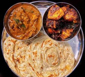 2 Parota With Chicken Curry  [250Ml.]