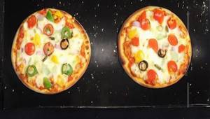 Mini Veg Pizza