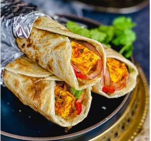 Paneer tikka roll