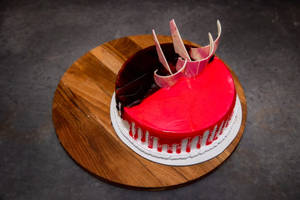 Chocolate Strawberry Premium Cake