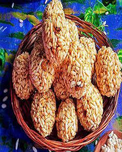 Homemade Sweet Puffed Rice Balls (10 Pcs)