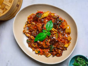 Mixed Mushroom Hot Basil