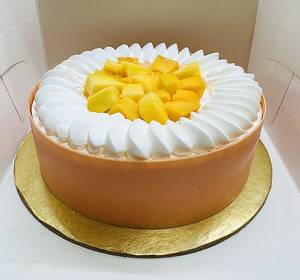 Eggless Fresh Cream Mango Cake
