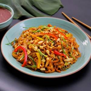 Prawns Pad Thai Noodles (Serves 1-2)