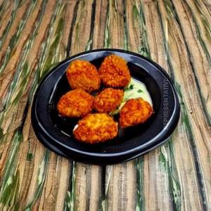 Veg Fried Cheese Blend Peri Peri momos [ 5 pieces ]