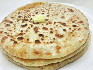 Aloo Paratha (2 Pcs) W/ Gulab Jamun Combo