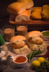 Vada Pav With Cheese