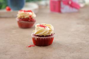 Red Velvet Cupcake (mini) 2 Pc