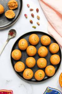 BESAN LADDU