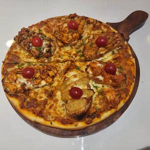 Chef Special Non Veg Garlic Bread Pizza