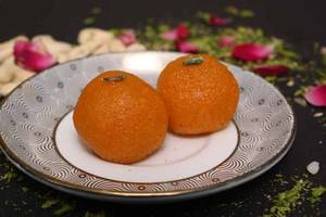 Kanpuri Laddu