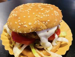 Makhni Paneer Burger