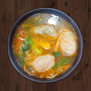 Veg Mix Momo Thukpa