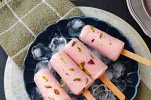 Kaju Gulkand Kulfi