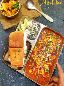 BUTTER TOAST  SPICY MISAL PAV