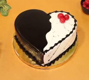 Chocolate vanilla heart cake 