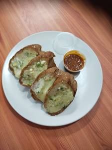Herbs And Garlic Cheese Bread (4pcs)