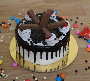 Kit Kat Cake (1pound)