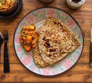 6 Plain Paratha With Mattar Paneer