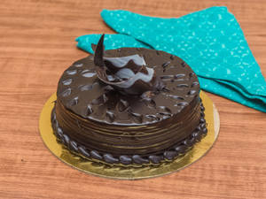 Eggless Chocolate Cream Cake